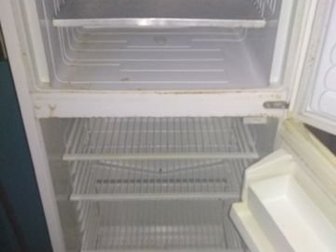 холодильник в рабочем состоянии надо только отрегулировать дверь,плохо закрывается в Белгороде