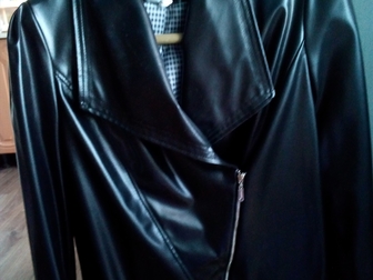 Скачать фотографию  Женский пиджак из искусственной кожи, цвет черный, размер 46-48, На молнии, на подкладе, свободный крой, 69829596 в Бийске