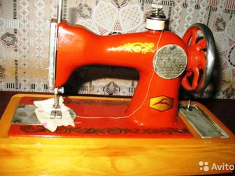 Детская швейная машинка,  Строчит,  Требуется настройка, Одна 1100 руб, обе 1900 руб, Состояние: Новый в Чебоксарах