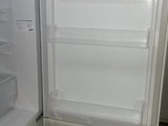 Холодильник SamsungВысота - 175 смШирина - 60 смГлубина - 60 см в Кирове