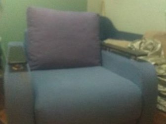 Кресло кровать,  В хорошем состоянии,  Есть небольшие нюансы, на фото всё видно ,  Качество фото плохое,в реале конфетка,  Реальному покупателю  торг сидя на кресле, в Курске
