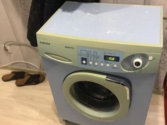 Продаётся стиральная машинка SAMSUNG (Sensor),состоянии хорошее, единственное не всегда переключает автоматический отжим, Самовывоз в Курске
