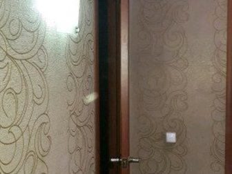 3-х комнатная квартира Ленинградской планировки,   Пол с подогревом на кухне и ванной,  Натяжные двухуровневые потолки в коридоре, кухне и натяжные потолки комнатах, в Магадане