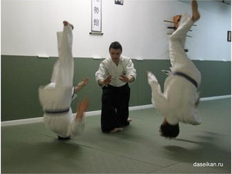 Просмотреть foto  Открытый урок айкидо в школе Дасэйкан 33241810 в Москве