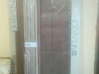 Новая дверь в упаковке из натурального дерева ,в комплекте с коробкой и наличниками,  Ширина полотна 800 мм, в Мурманске