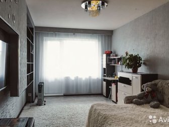 Замечательная квартира в спальном районе города Мурманска с потрясающим ремонтом с улучшенной планировкой(заезжай и живи)который не требует не каких вложений,все в Мурманске
