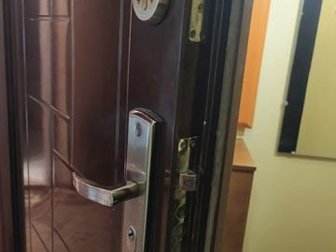 Дверь входная б/у, в хорошем состоянии в Мурманске