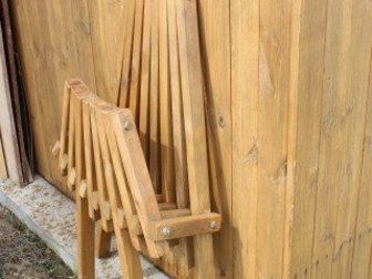 Деревянный стул-шезлонг кентуккиКоторый отлично подойдёт  для дач и пикникаЦвет любой в Омске