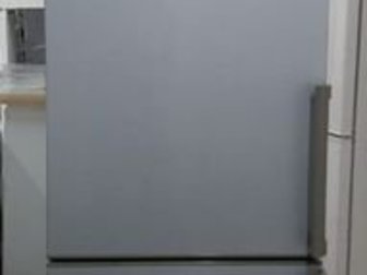 Холодильник Полностью РАБОЧИЙ  !!! В хорошем состоянии,   НоуФрост,  Высота 1, 85 см , Звоните  !!! Возможна доставка, в Подольске