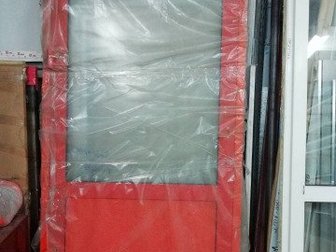 Дверь входная, алюминиевая, усиленные петли, стеклопакет 24мм , наличники, ручка п-образная, ширина 1100 высота 2100 в Прокопьевске