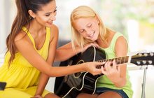 Уроки игры на гитаре в Пскове