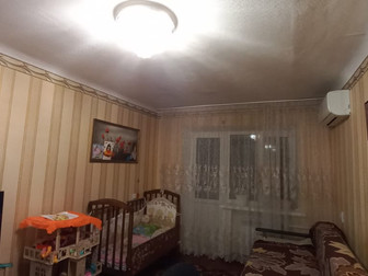 В продаже 2-комнатная  квартира в хорошем жилом состоянии, 
Металлопластиковые  окна,новые  радиаторы,балкон  застеклён  металлопластиком и утеплен,  Новая  входная в Ростове-на-Дону