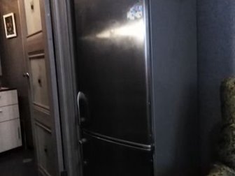 Двухкамерный холодильник Gorenje,  4 года в эксплуатации,  Перестала морозит холодильная камера,  Причина неизвестна,  В остальном все Ок, в Твери