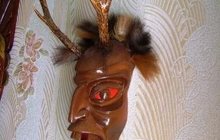 Декоративная маска из массива дерева