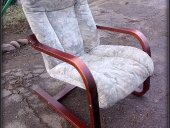 Кресло для отдыха, б/у из Финляндии ????Ткань - шелковистый велюр,  На фото - отсвечивает, Подлокотники/ножки - натуральное дерево, Очень мягкое и комфортное, в Выборге
